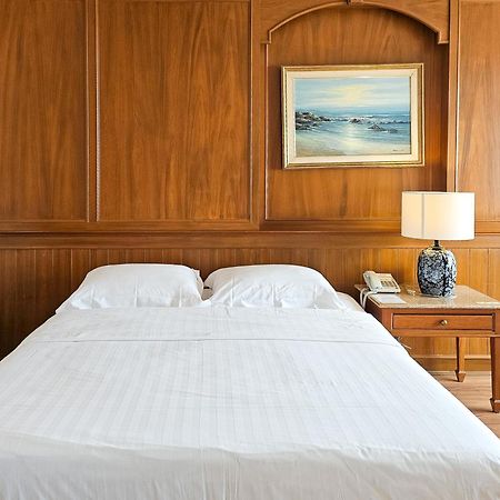 Sirin Hotel Hua Hin Bagian luar foto