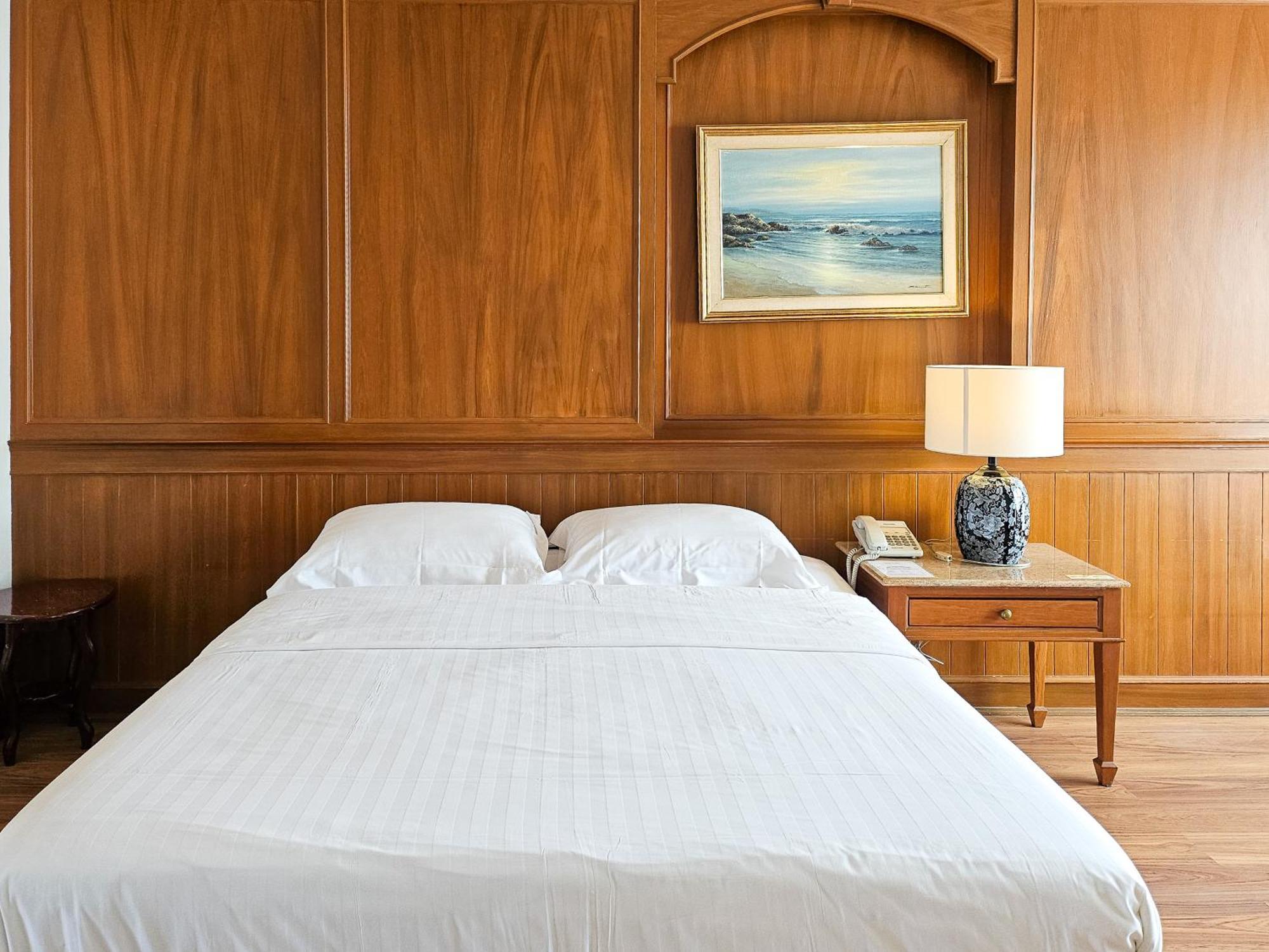 Sirin Hotel Hua Hin Bagian luar foto